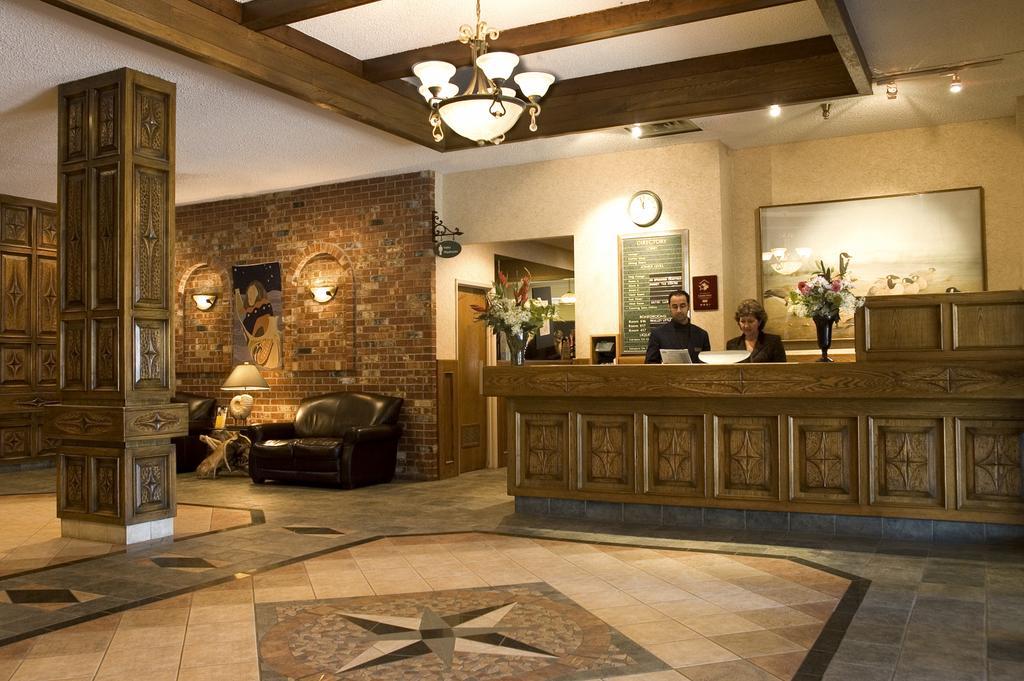 Compass Point Inn - Суррей Інтер'єр фото
